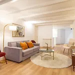 Entire Building With 4 Apartments Near The Colosseum